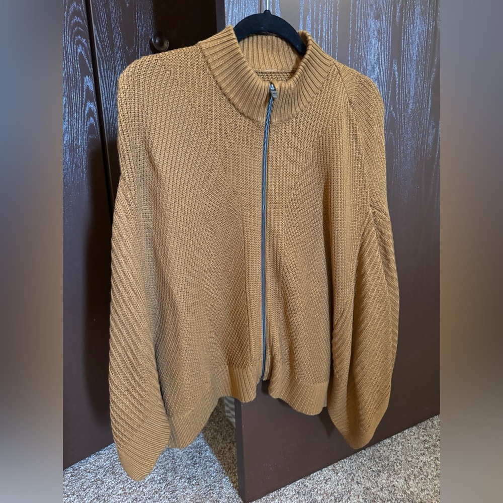 NEW lululemon zip up sleeved poncho
